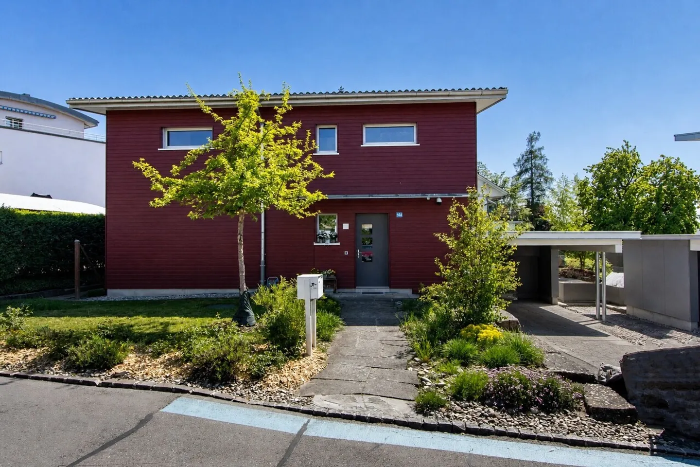 5.5-Room Single-Family House in Building Rights with Generous Comfort - Photo 2 of 27