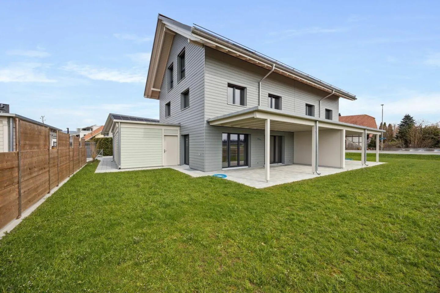 Maison Double - Nouvelle Construction en Bois Moderne - Photo 1 sur 11