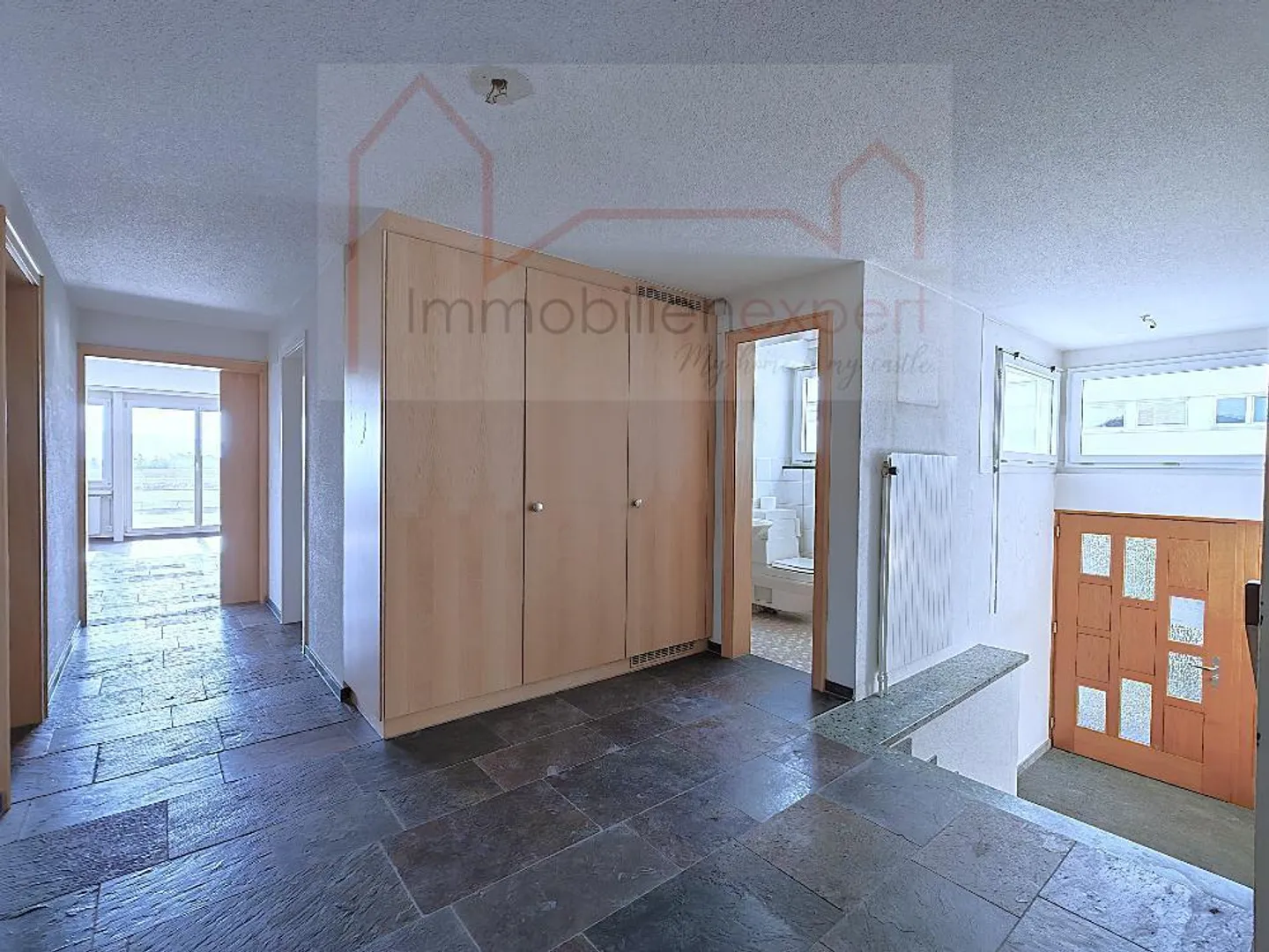 Terrassenhaus mit Panoramablick - Foto 8 von 13