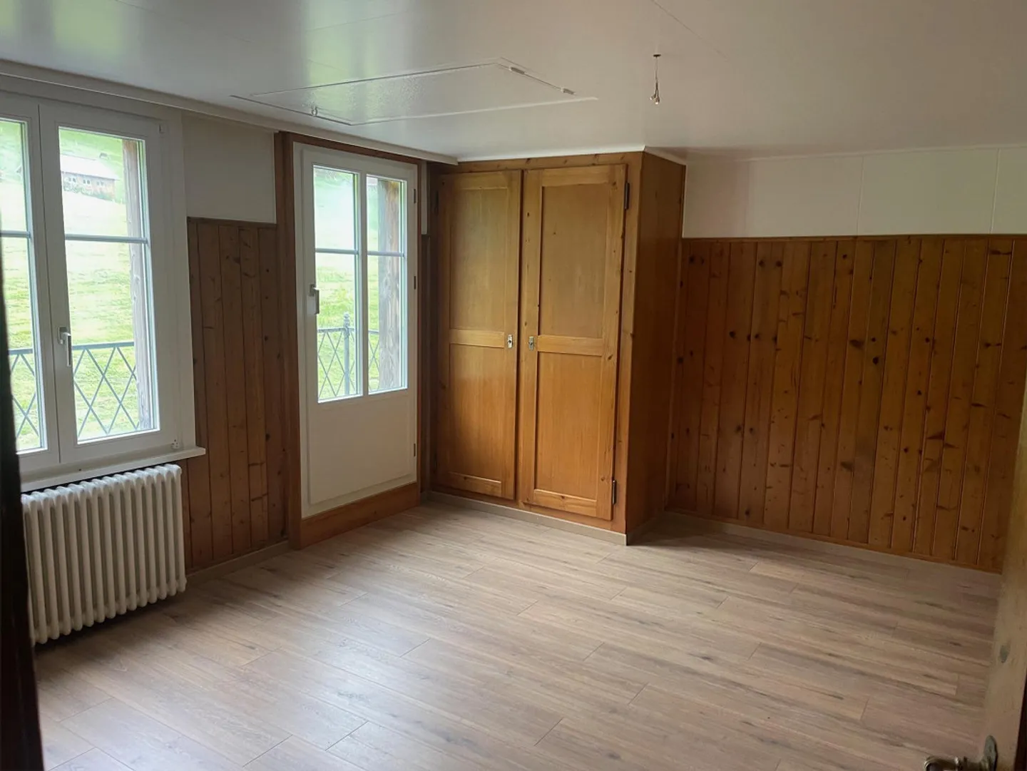 Simple 5-room house part with garage, utility rooms and laundry room - Photo 4 of 10