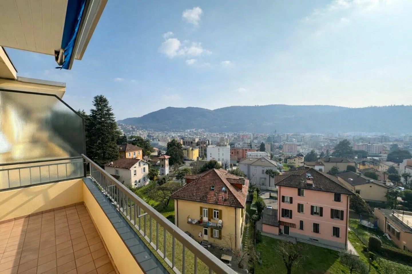 Large and bright 5.5-room apartment, top floor, with a view... - Photo 6 of 20