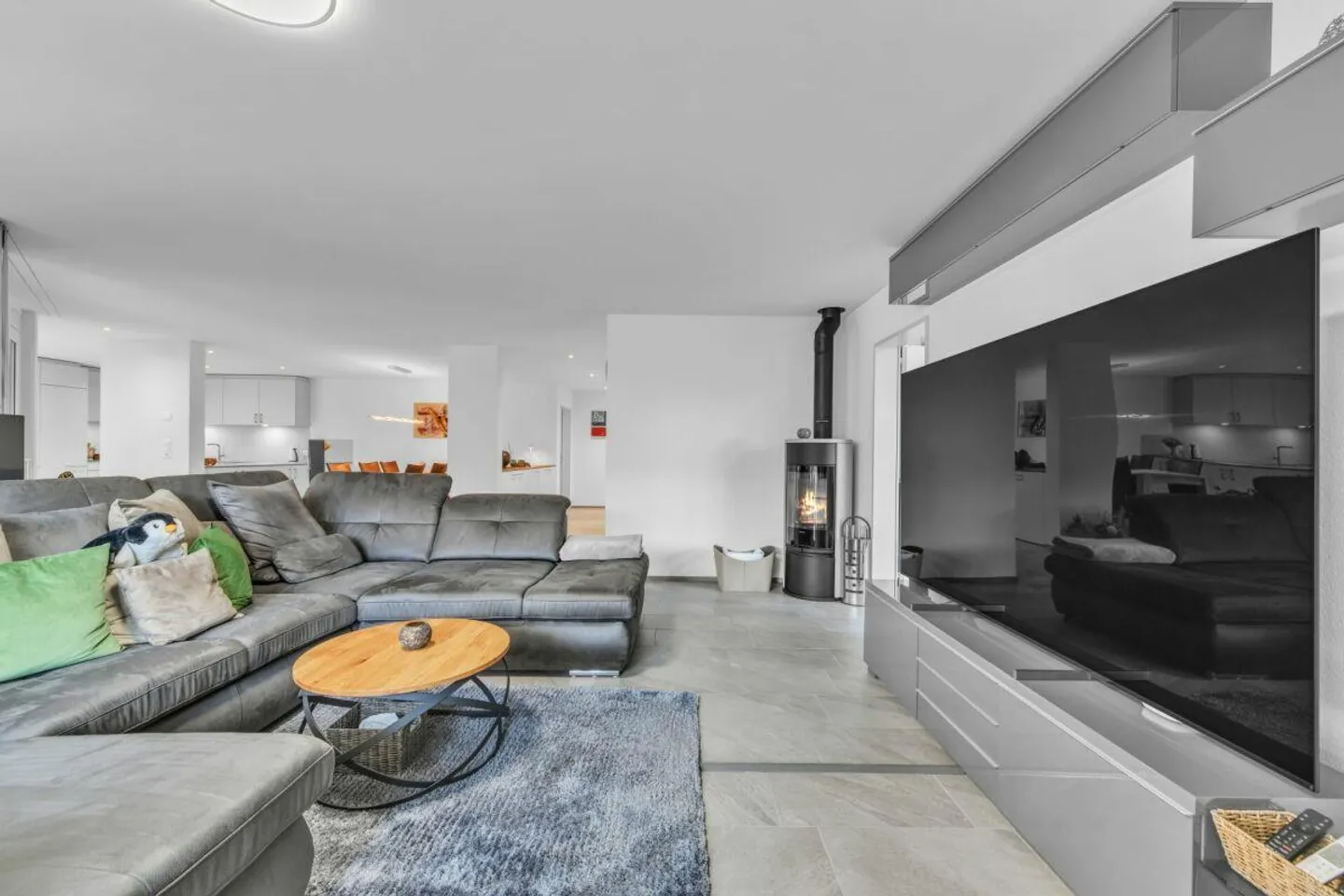 Paradiso del giardino con stile - Moderno appartamento di 4,5 stanze con fascino, comfort e ampio spazio esterno - Foto 9 di 26