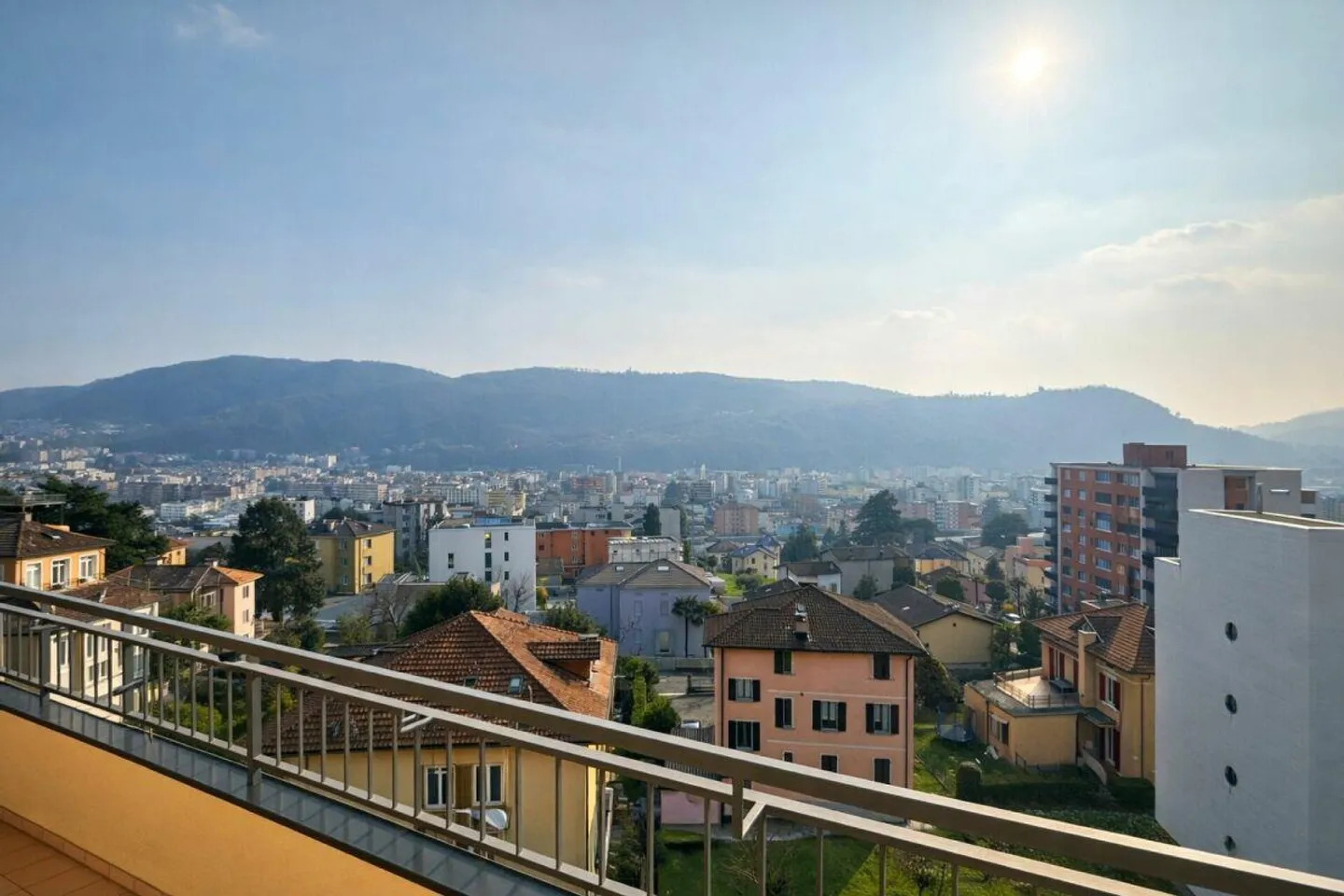 Large and bright 5.5-room apartment, top floor, with a view... - Photo 8 of 20