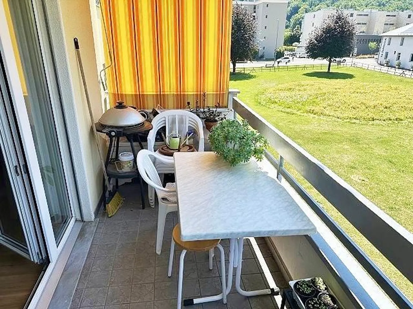 Appartamento 3 1/2 locali al 3° piano con balcone e vista - Foto 11 di 16