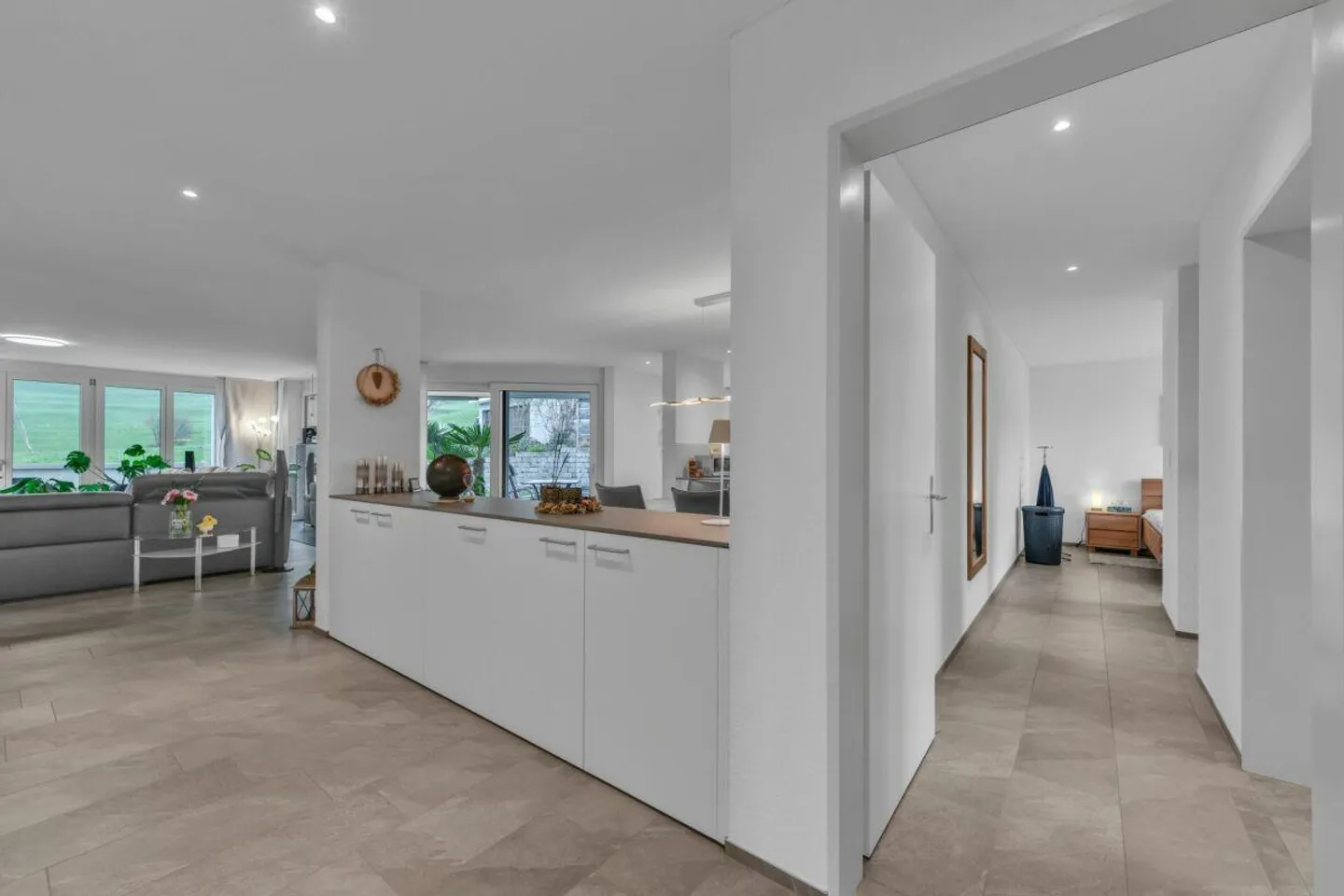 Paradiso del giardino con stile - Moderno appartamento di 4,5 stanze con fascino, comfort e ampio spazio esterno - Foto 14 di 26