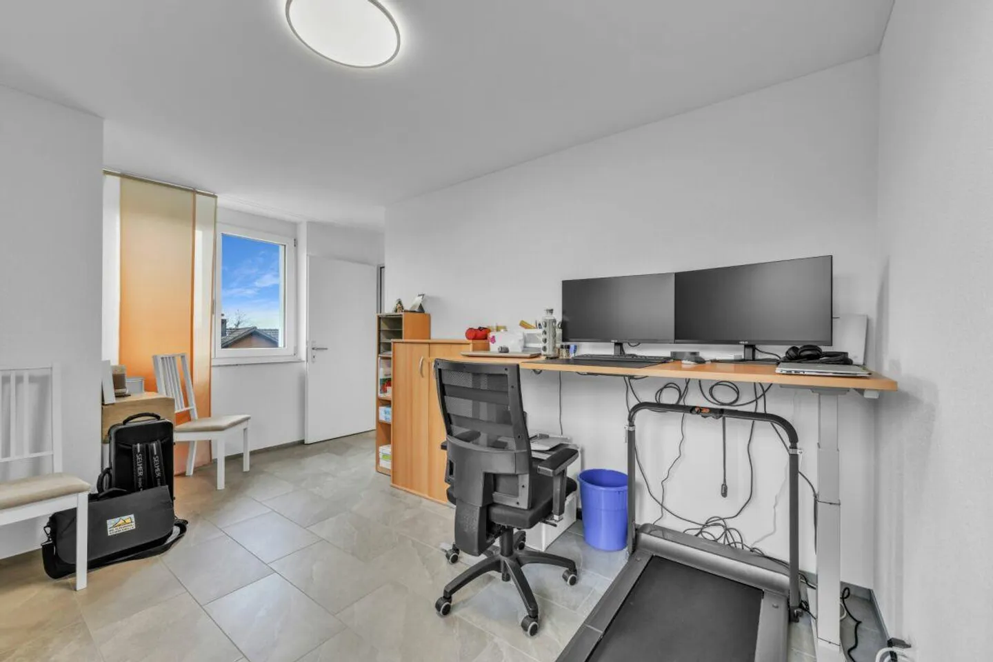Paradiso del giardino con stile - Moderno appartamento di 4,5 stanze con fascino, comfort e ampio spazio esterno - Foto 15 di 26