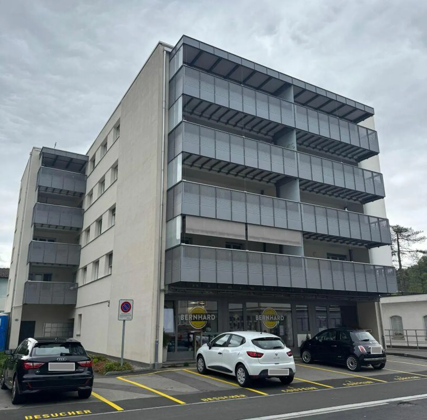 Renovated 3.5-room apartment in a central location - Photo 1 of 7