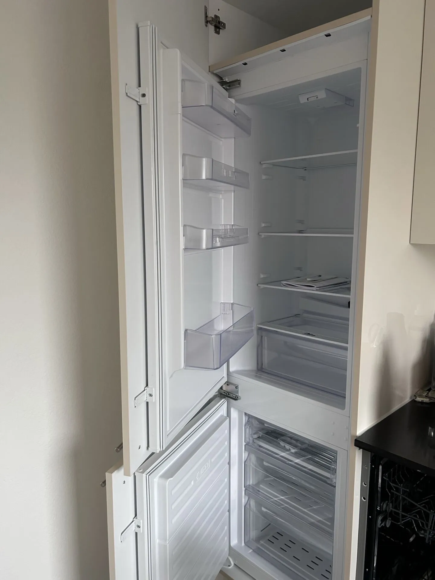 Appartement penthouse 3.5 pièces en excellent état, ascenseur, grande terrasse sur le toit avec vue imprenable - Photo 3 sur 16