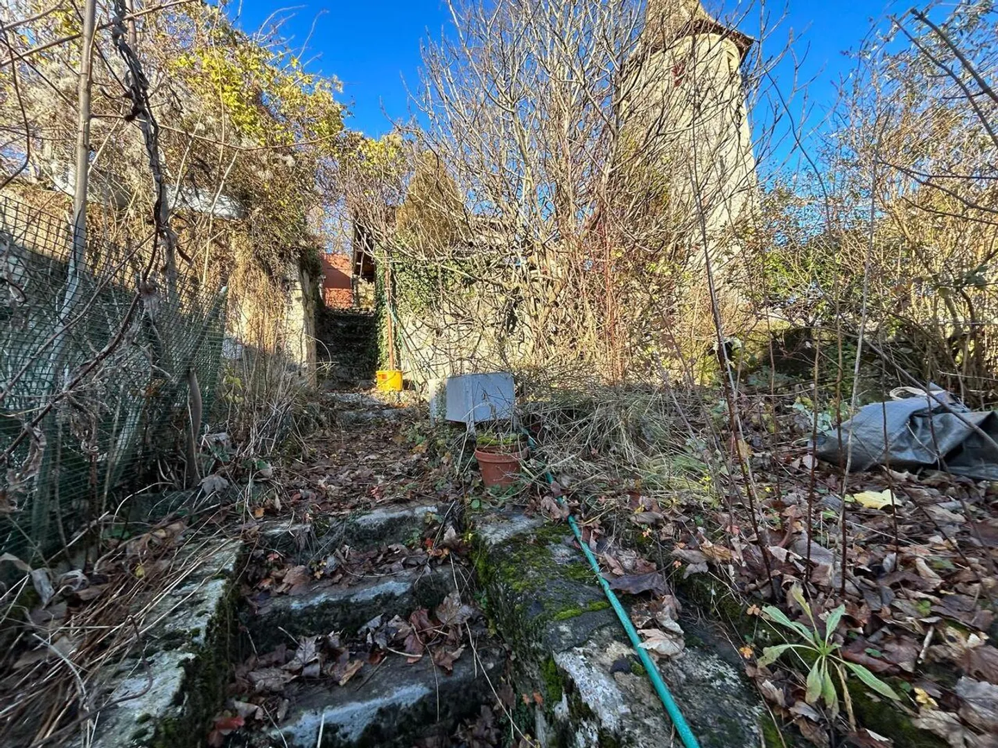 Haus mit 3 Etagen und Dachboden mit sehr schönen Gärten - Foto 4 von 6