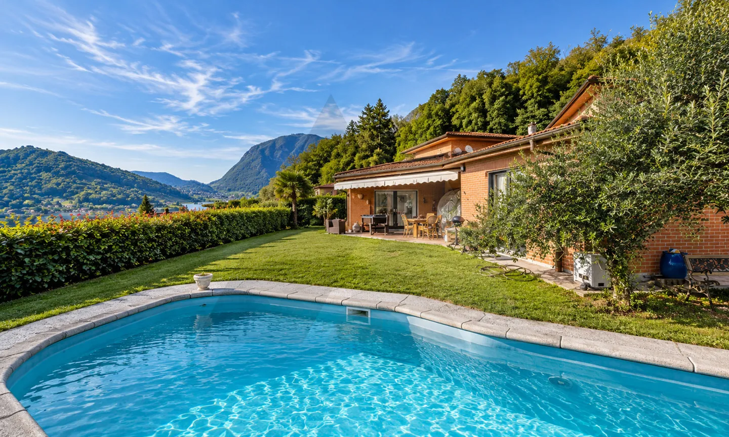 GERÄUMIGE EINZELHAUS VILLA MIT POOL - Foto 1 von 16