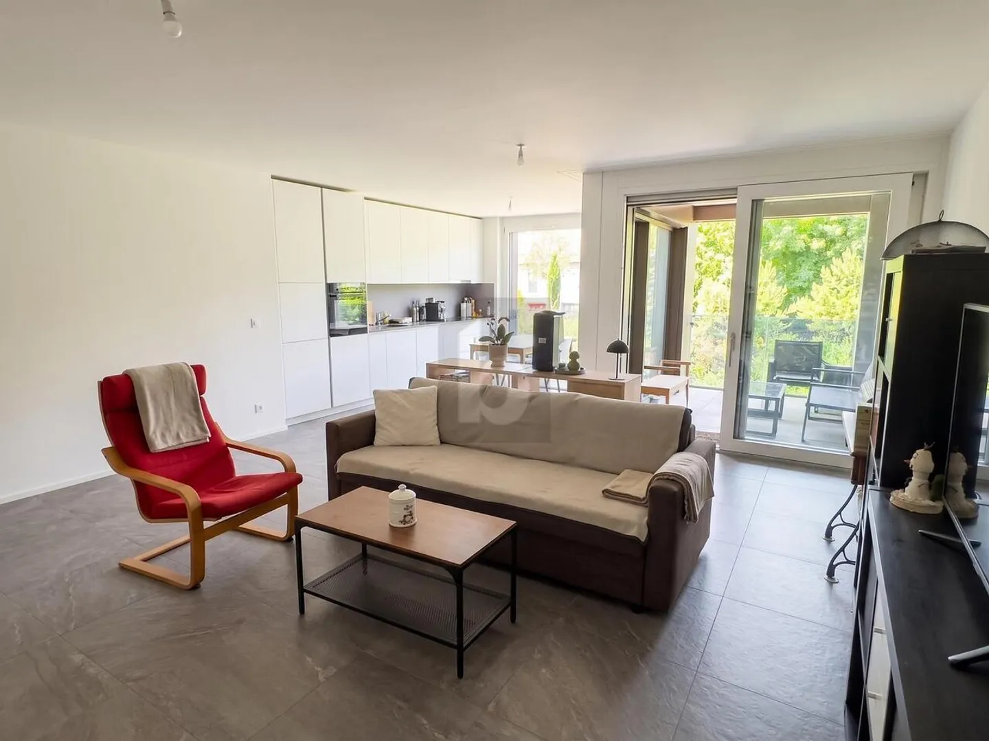 ELEGANT, MODERN AND MINERGIE - Photo 1 of 6
