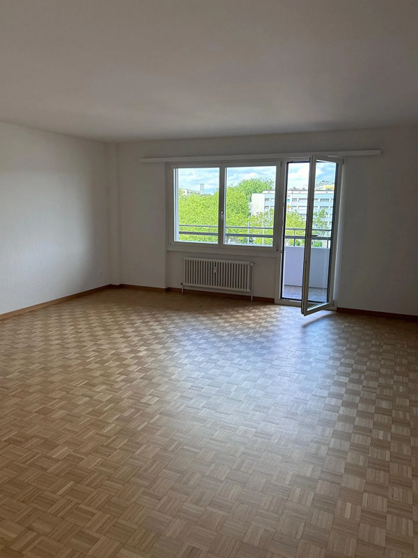 Ampio e centrale appartamento di 1 locale a Wankdorf - Foto 1 di 17