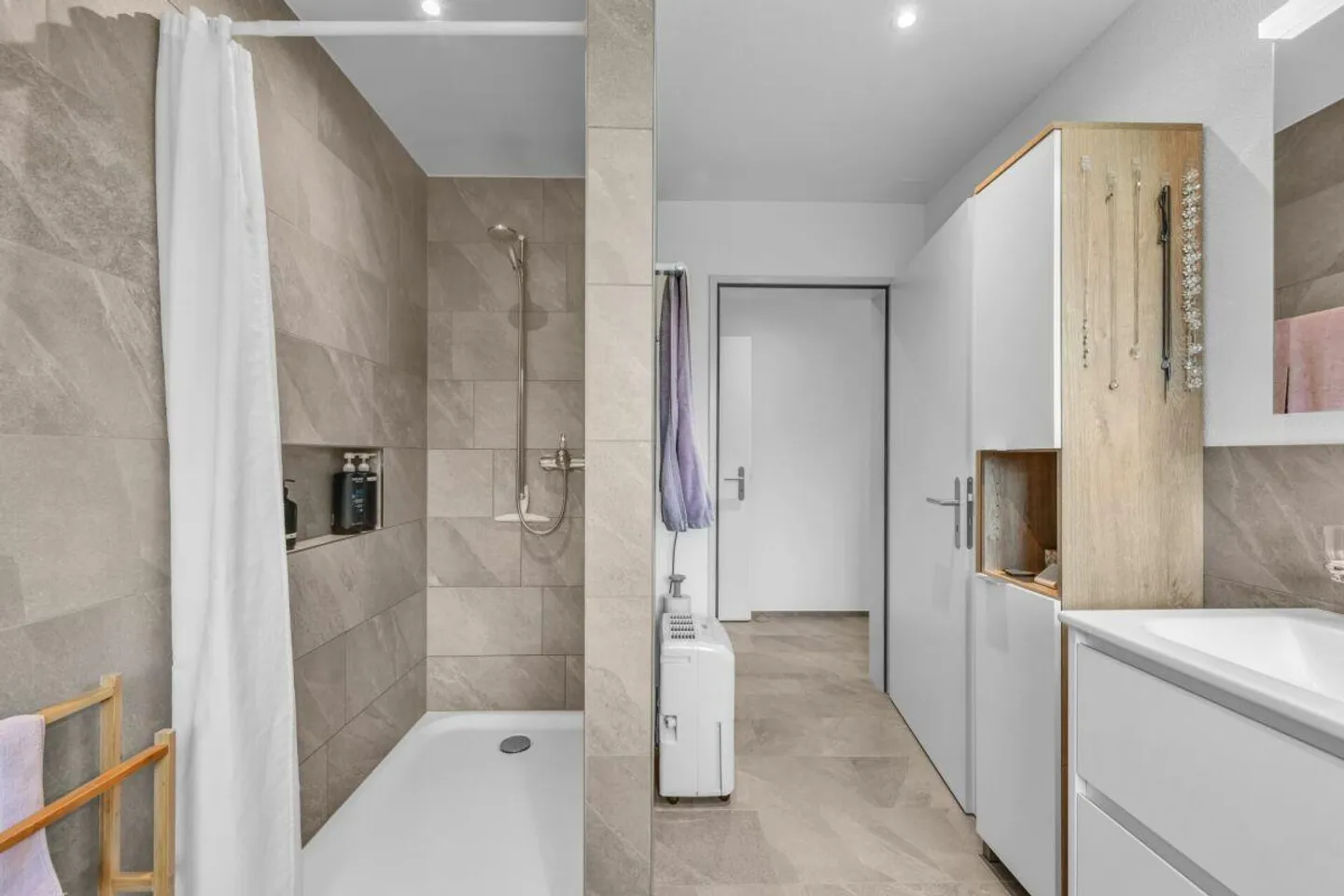 Paradiso del giardino con stile - Moderno appartamento di 4,5 stanze con fascino, comfort e ampio spazio esterno - Foto 20 di 26