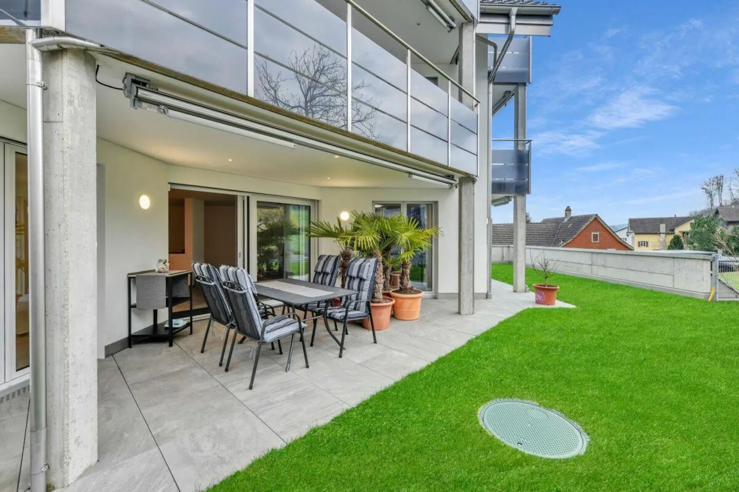 Paradiso del giardino con stile - Moderno appartamento di 4,5 stanze con fascino, comfort e ampio spazio esterno - Foto 23 di 26