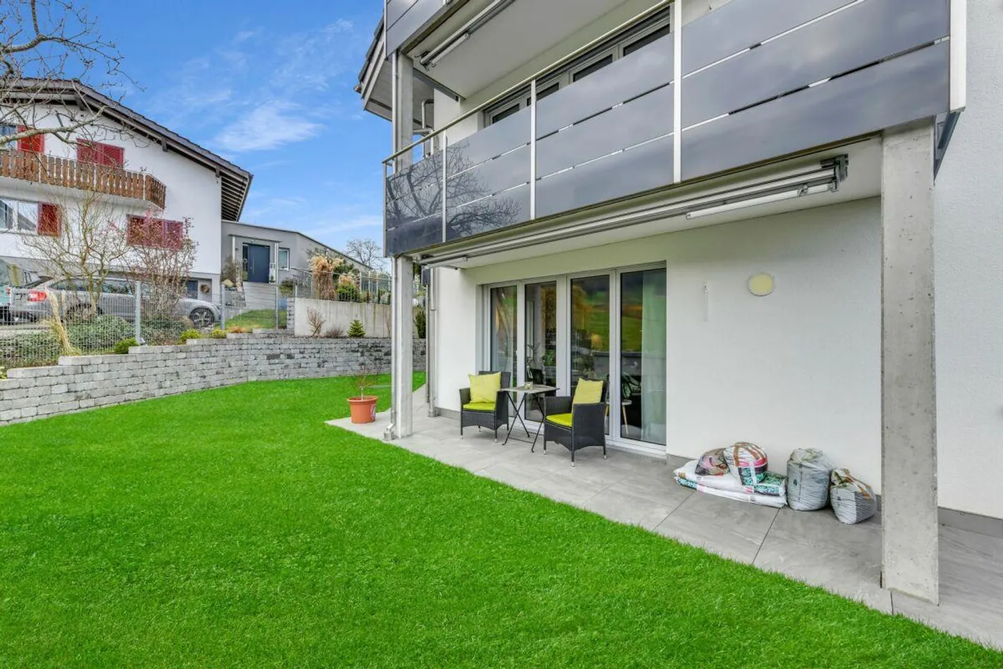 Paradiso del giardino con stile - Moderno appartamento di 4,5 stanze con fascino, comfort e ampio spazio esterno - Foto 26 di 26
