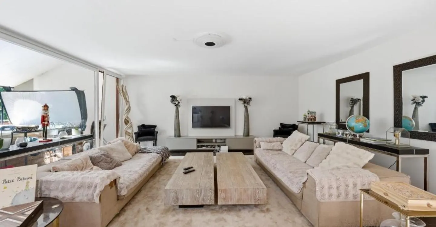 Beautiful penthouse duplex with 5.5 rooms in Bursinel - Photo 4 of 11