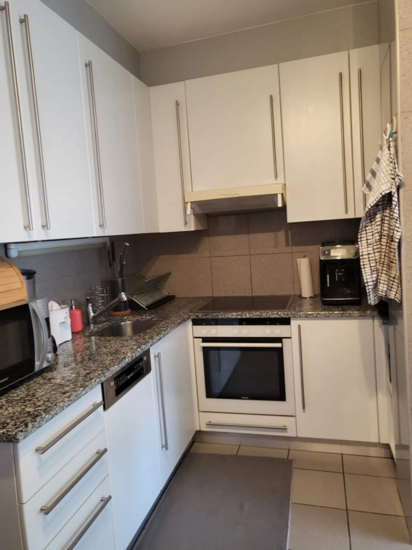 Carino 2.5 locali nel centro iper di Ginevra/Plainpalais - Foto 3 di 8