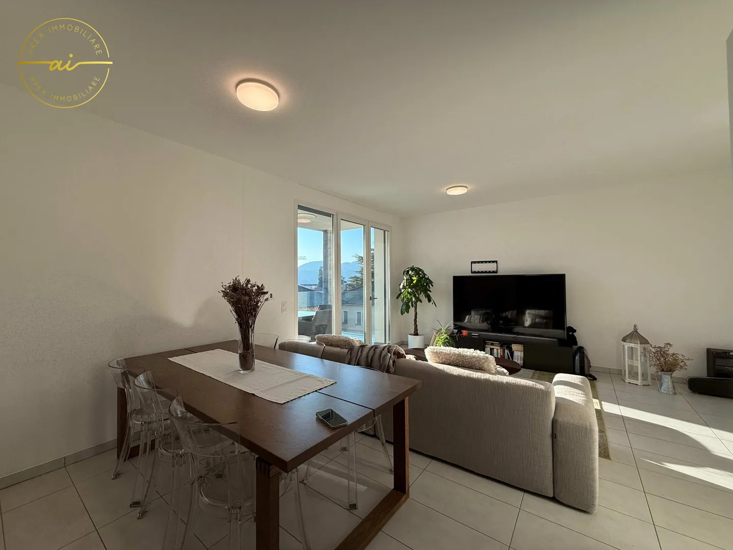 HELLE 3.5-ZIMMER-WOHNUNG MIT TERRASSE IN BALERNA - Foto 5 von 12