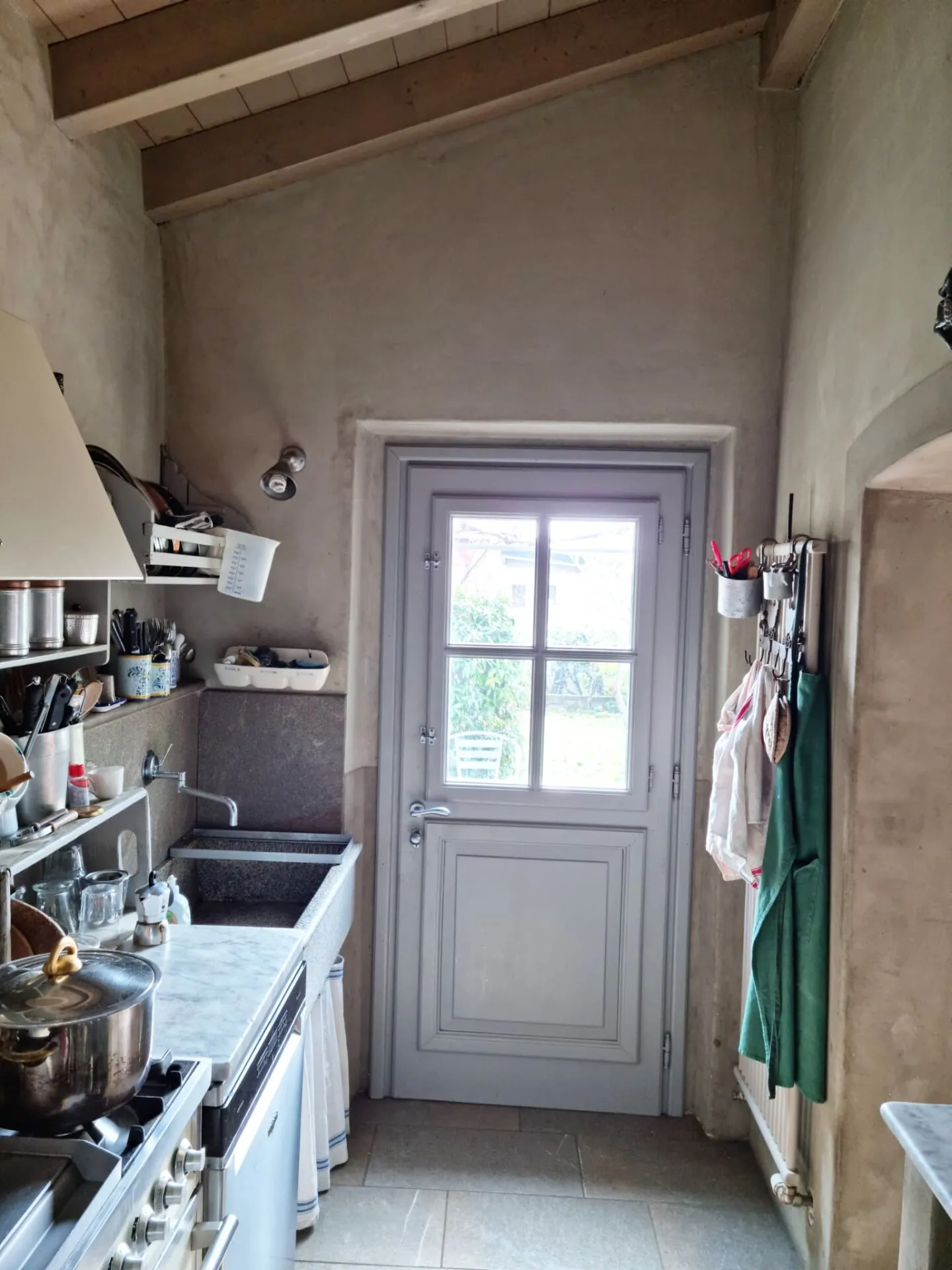 Renovated and Independent Old Building Villa - Photo 3 of 13