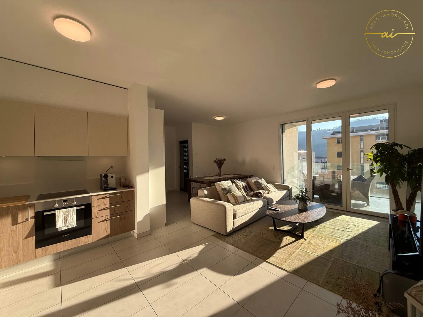 HELLE 3.5-ZIMMER-WOHNUNG MIT TERRASSE IN BALERNA - Foto 4 von 12