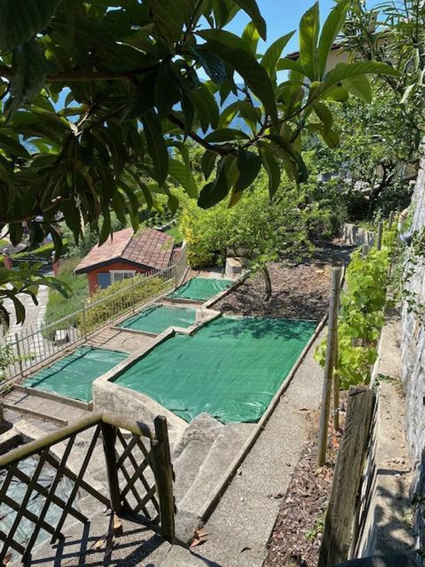 Stunning property with lake view and large garden - Photo 6 of 11