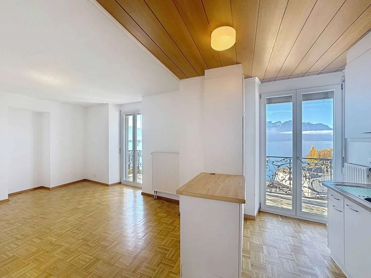 «3 Zimmer mit je 47 m² + 2 Balkonen – Hervorragender Blick auf den See» - Foto 1 von 9
