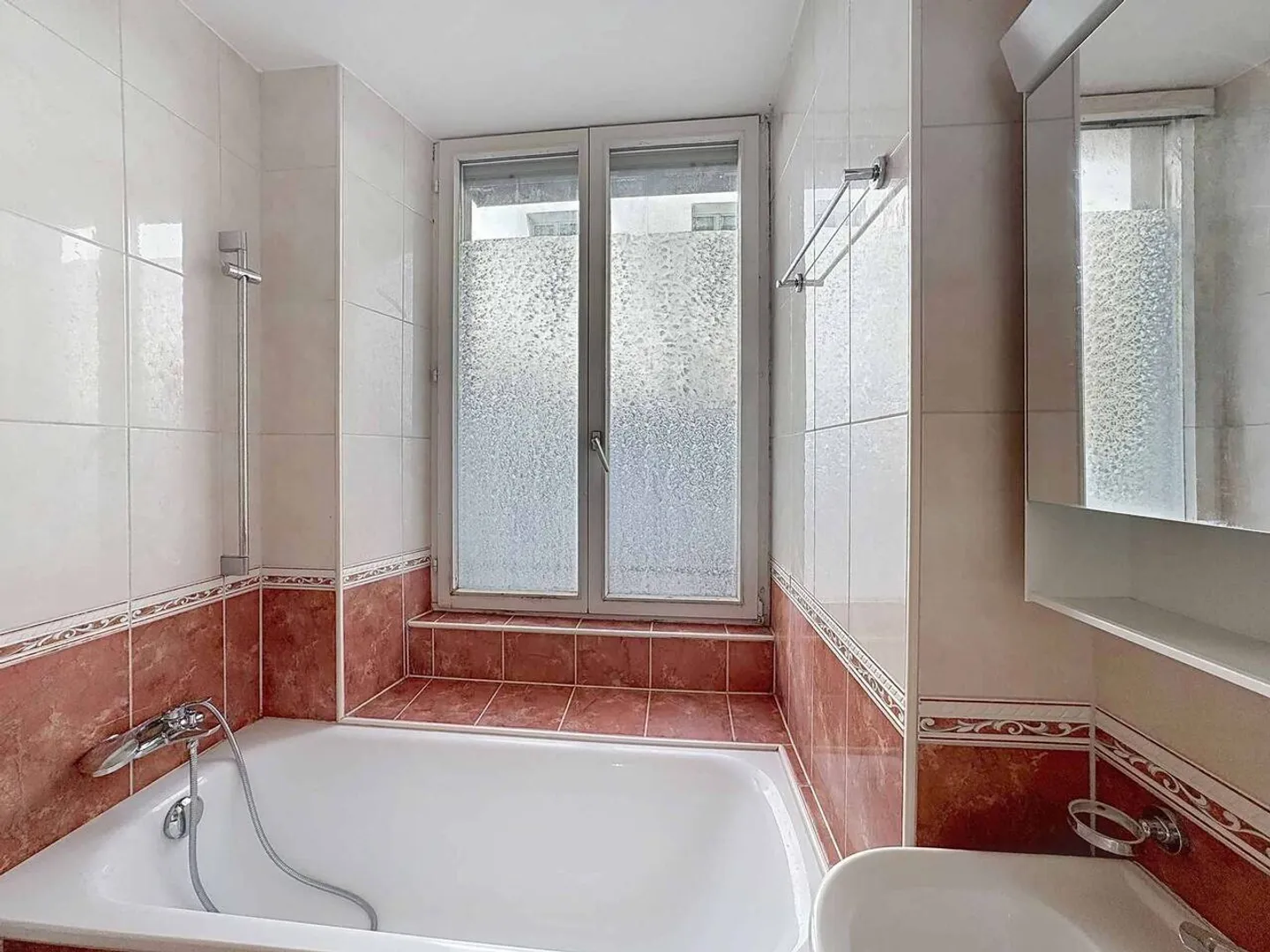 «3 Zimmer mit je 47 m² + 2 Balkonen – Hervorragender Blick auf den See» - Foto 7 von 9