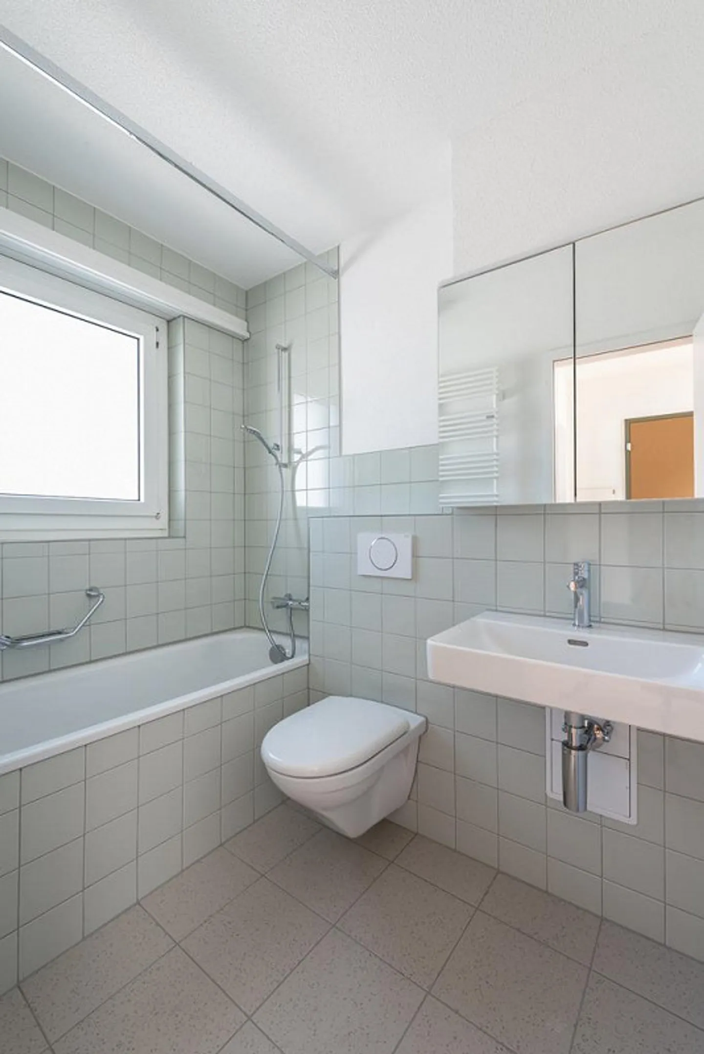 Preiswertes Apartment in Nidau - Foto 3 von 9