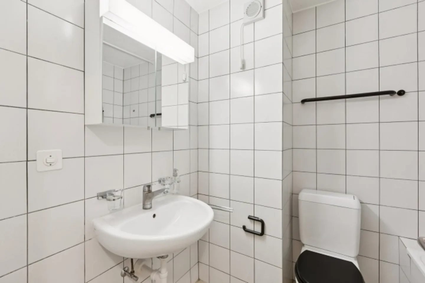 Very central while offering a peaceful living environment - Photo 9 of 10