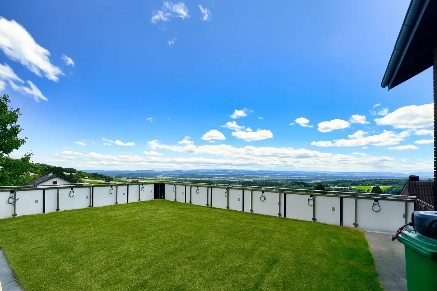 Vivere moderno con vista panoramica non ostacolata e garage quadruplo - Foto 3 di 14