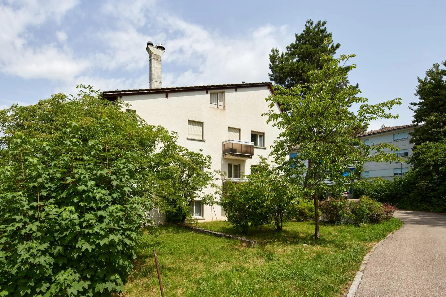 Appartement Charmant dans un Quartier Calme - Photo 3 sur 4