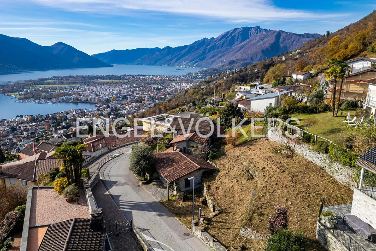 Exclusive building plot in a prime location with breathtaking ... - Photo 3 of 4