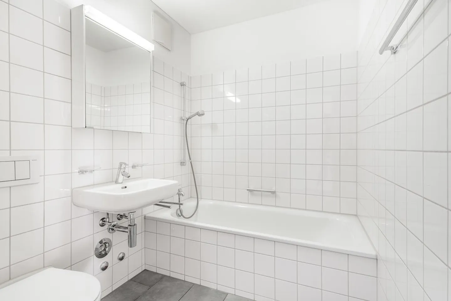 Spacious 3.5-Room Apartment - Photo 6 of 9