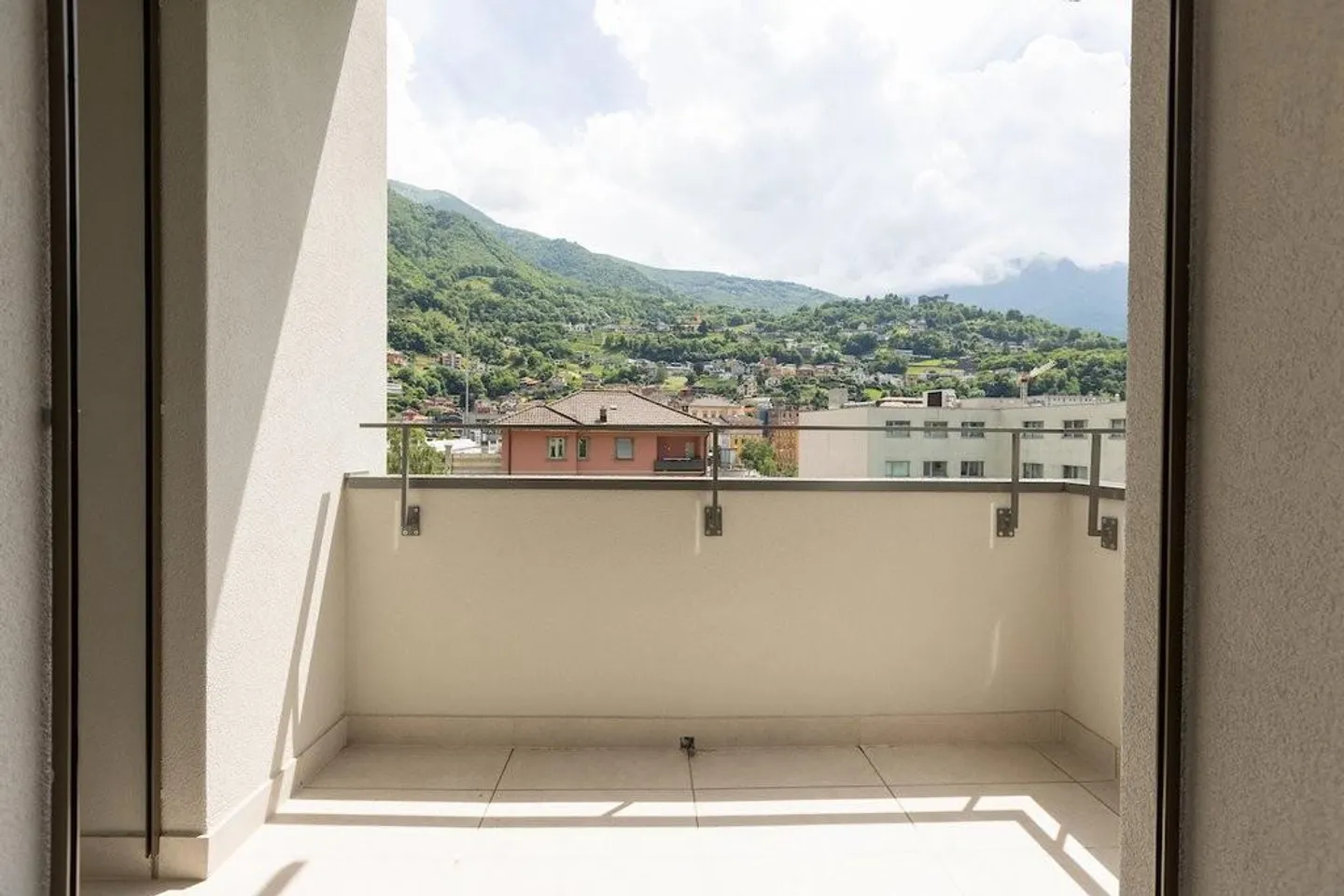 Grazioso Appartamento Rinnovato - Foto 8 di 9