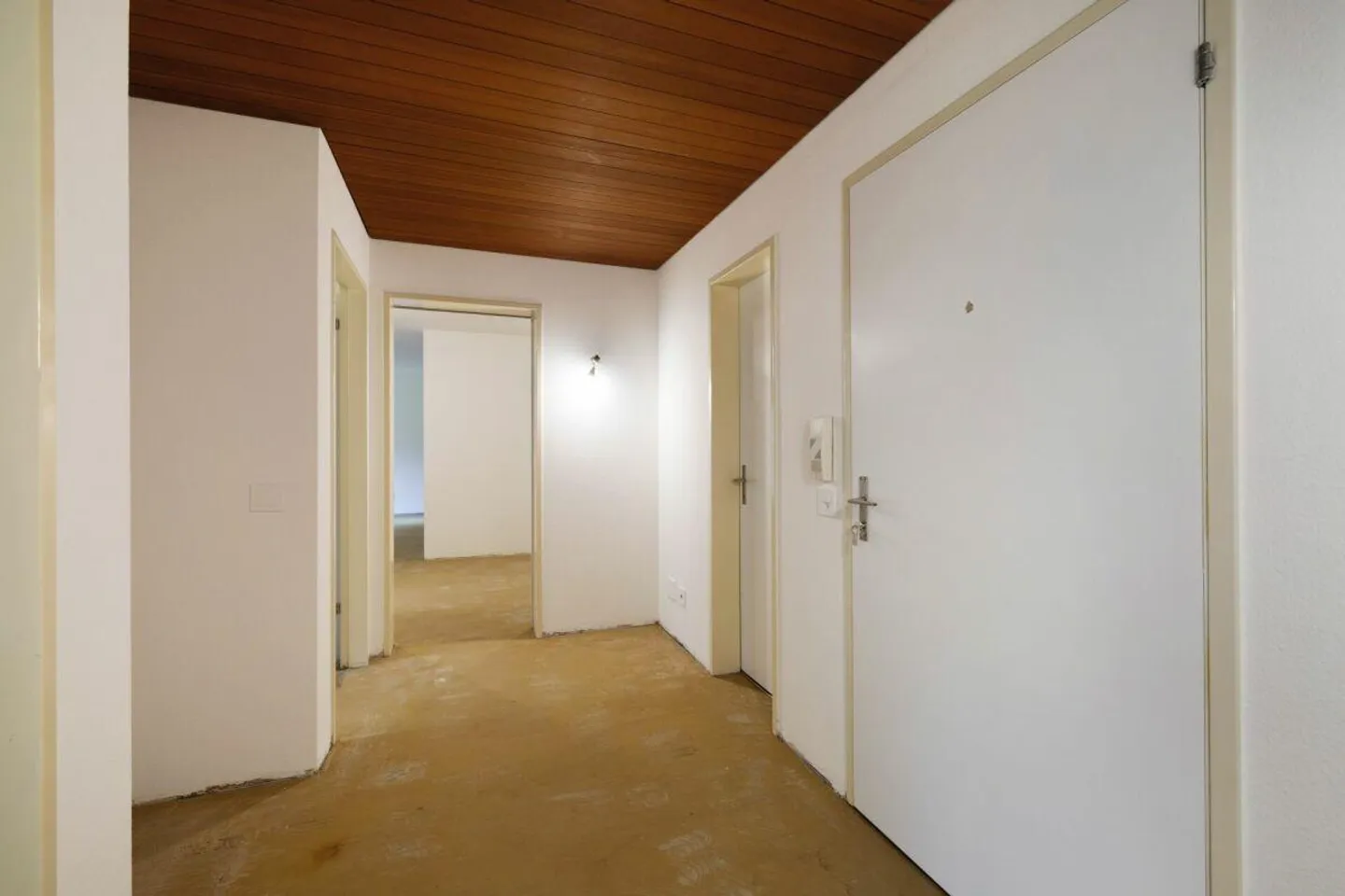 Eigentumswohnung mit Balkon und Parkplatz im beliebten Arlesheim - Foto 8 von 13