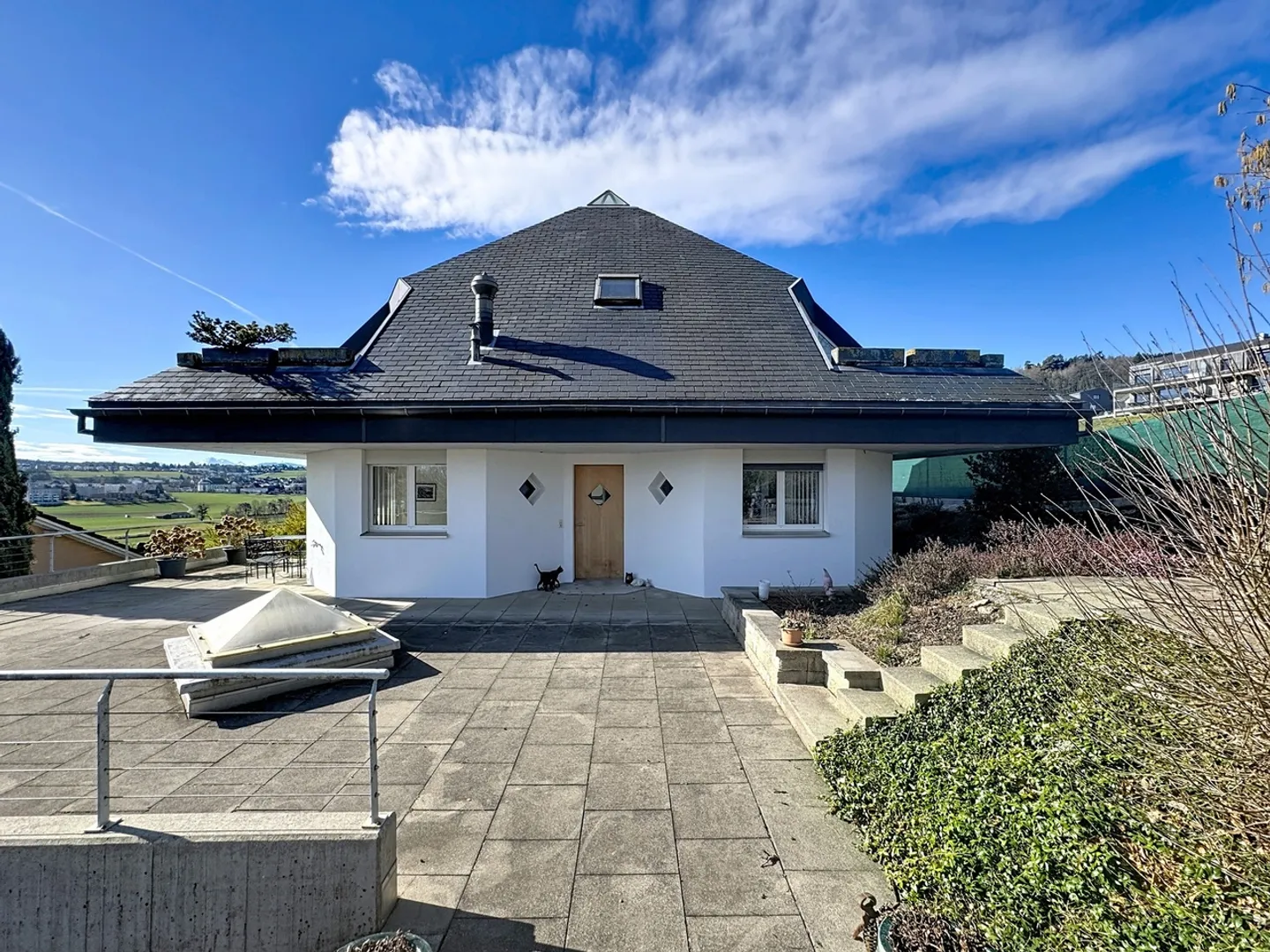 EXCEPTIONAL PROPERTY Magnificent individual villa - Photo 1 of 30