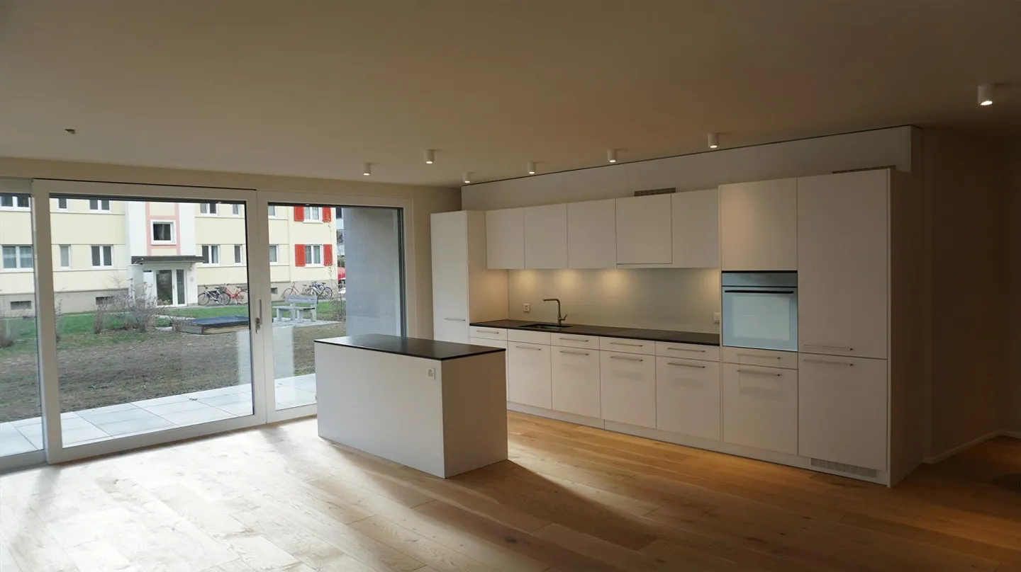 Domat/Ems - Appartamento giardino 4½ locali - Foto 2 di 6