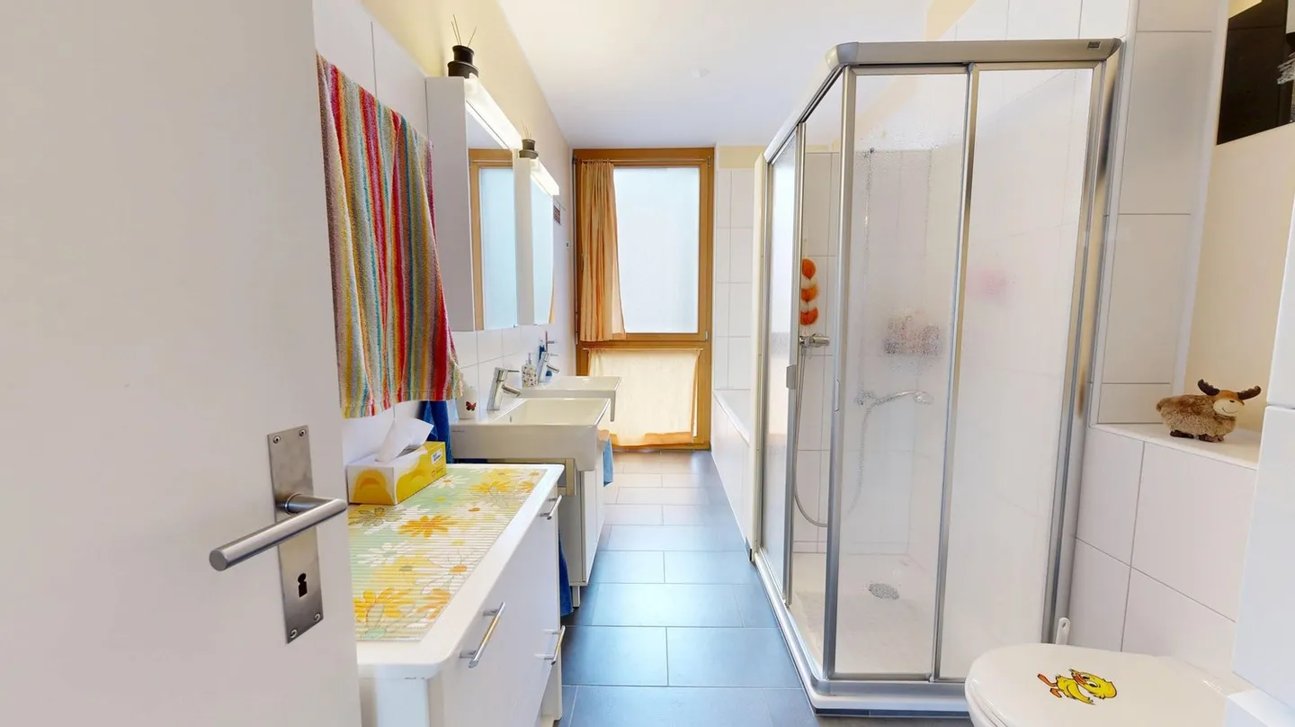 Geräumige Wohnung mit Balkon - Foto 4 von 13