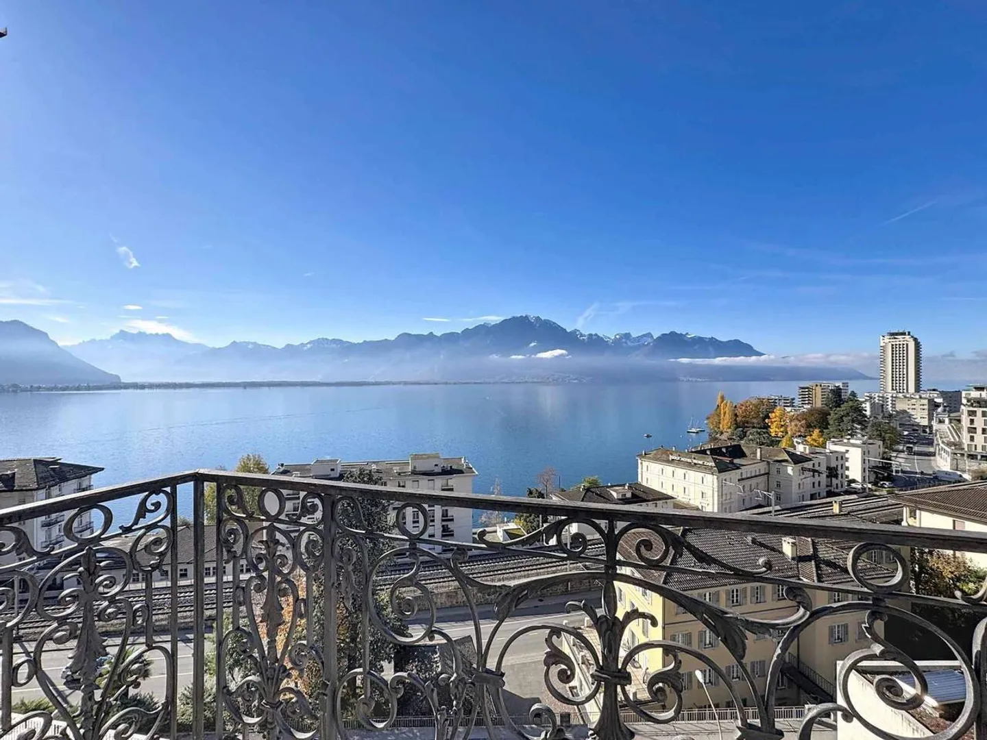 «3 Zimmer mit je 47 m² + 2 Balkonen – Hervorragender Blick auf den See» - Foto 9 von 9