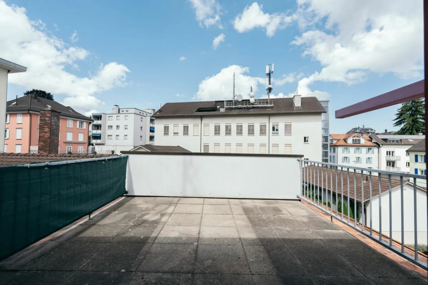 CENTRAL AVEC GRANDE TERRASSE - Photo 1 sur 8