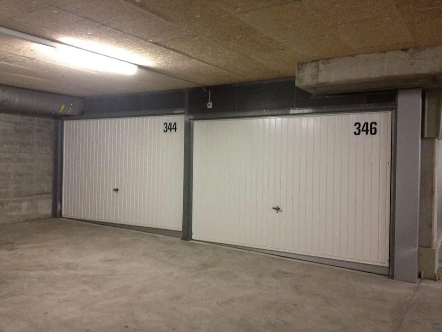 Garage verrouillable dans un parking - Photo 2 sur 5