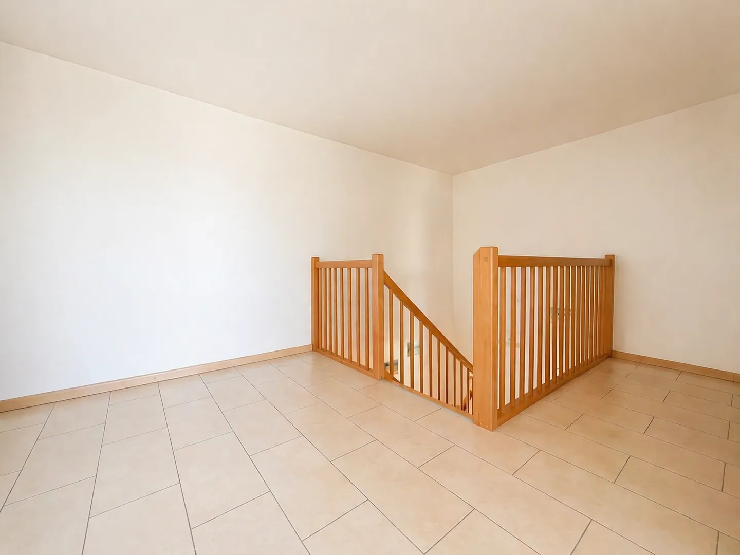 Duplex Familial dans Quartier Calme - Photo 4 sur 8