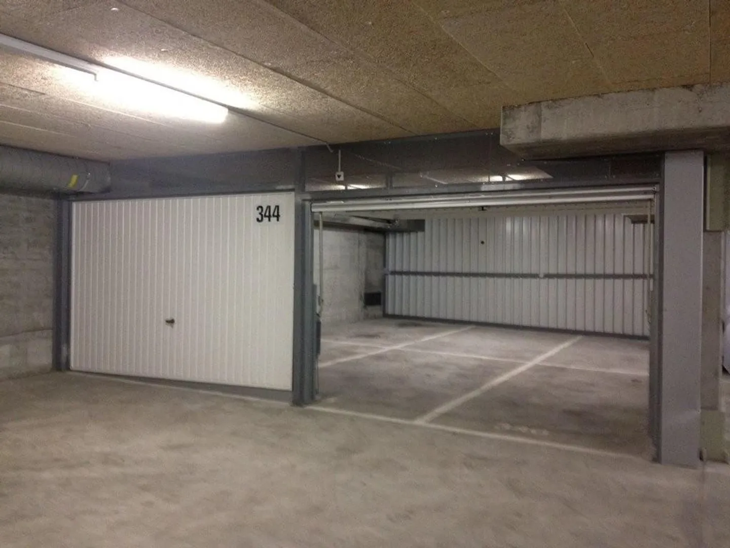 Garage verrouillable dans un parking - Photo 3 sur 5
