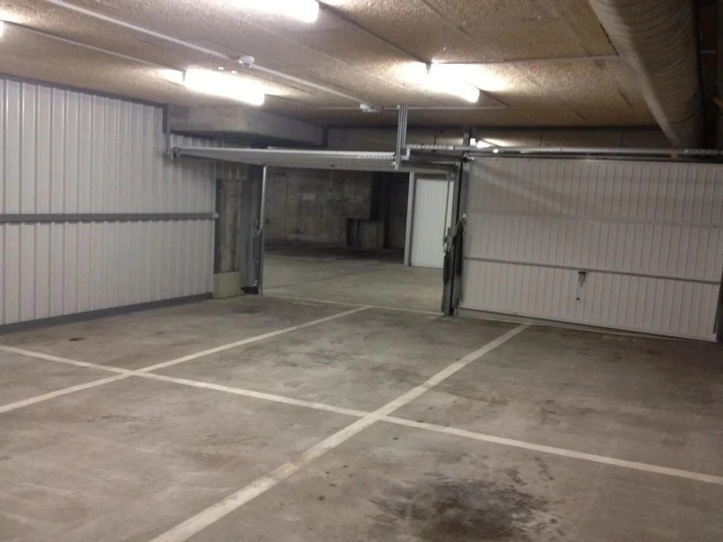 Garage verrouillable dans un parking - Photo 4 sur 5
