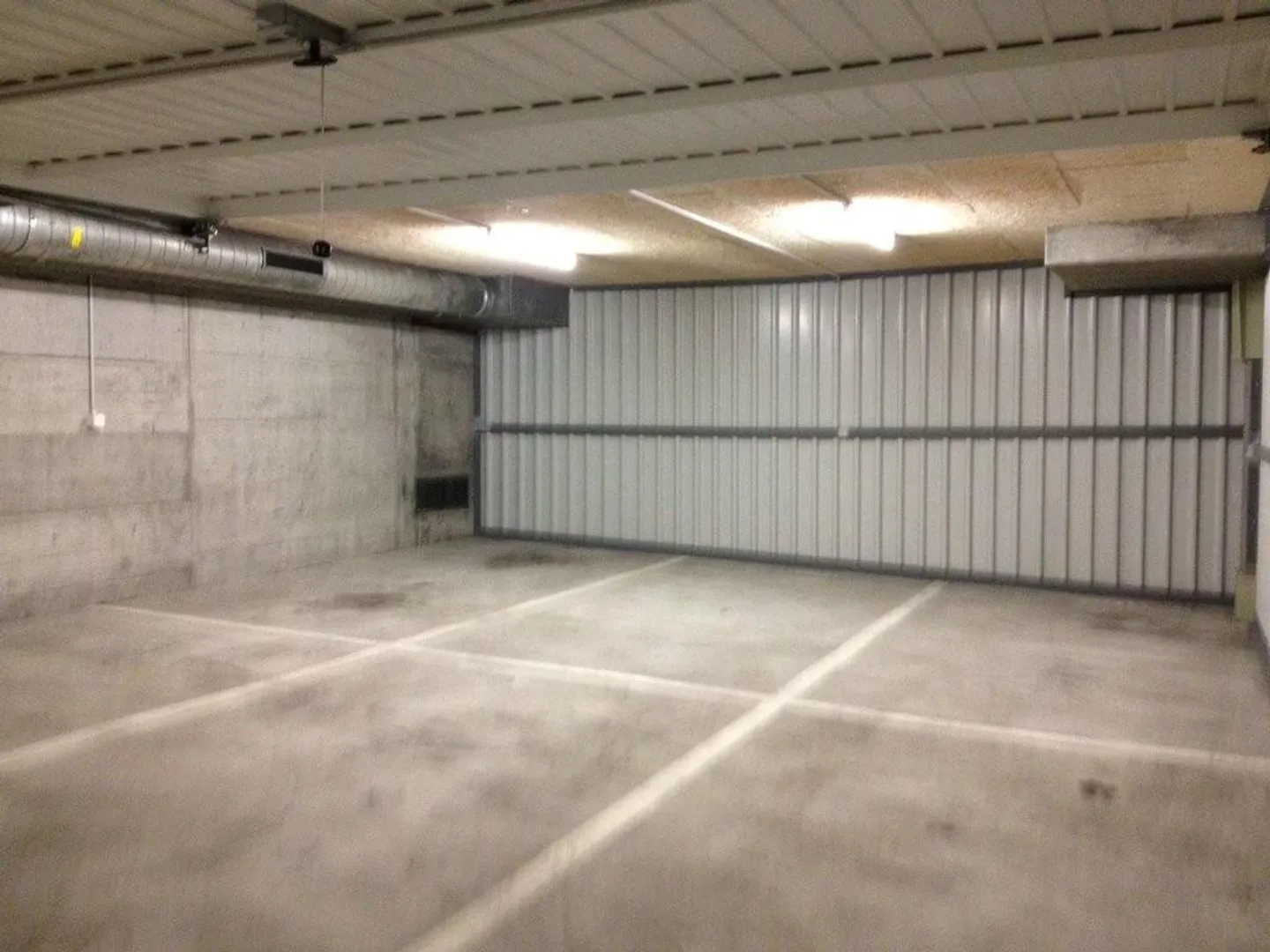 Garage verrouillable dans un parking - Photo 5 sur 5