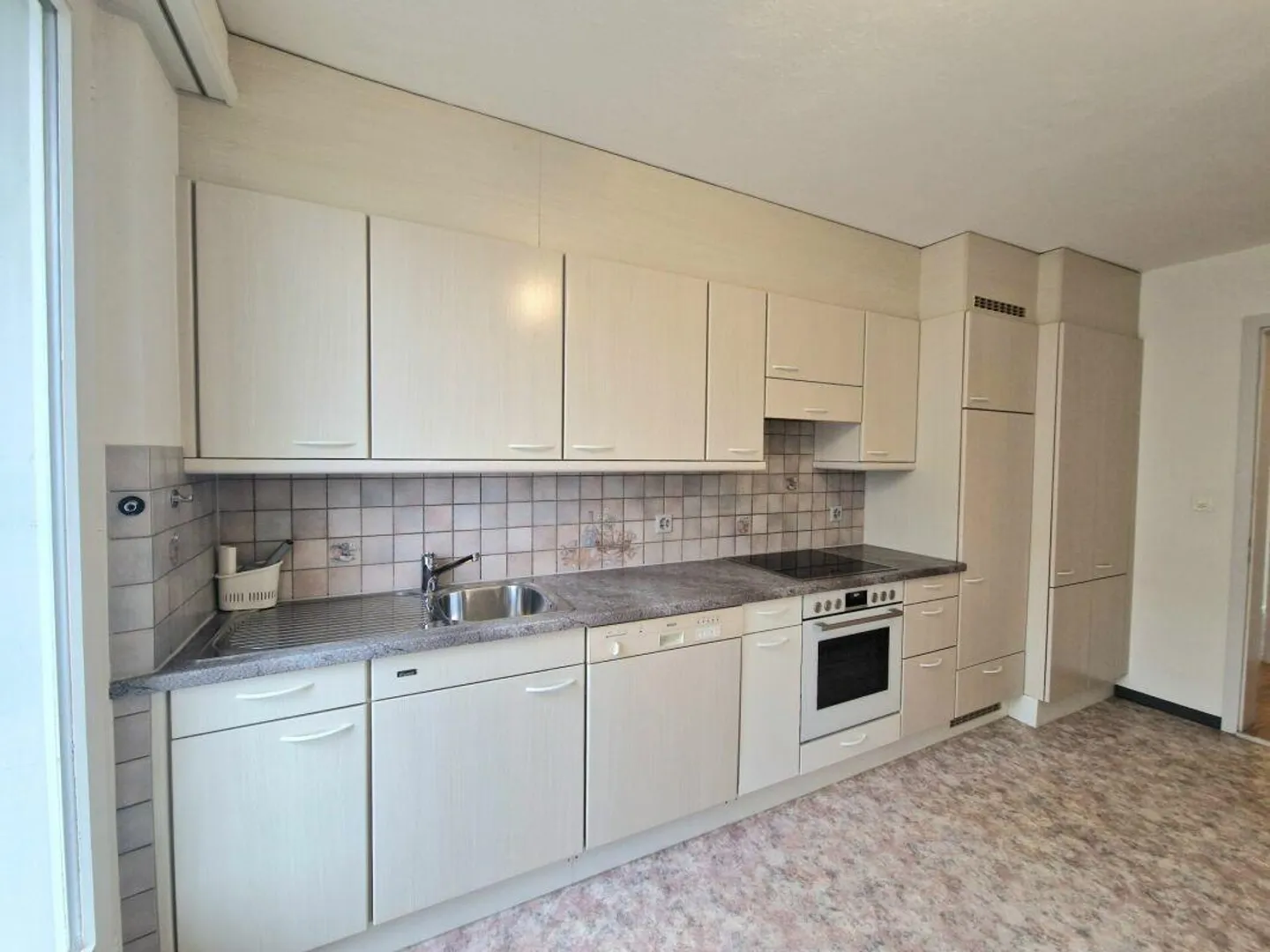 Appartement 4.0 pièces avec charme dans un emplacement central - Photo 2 sur 9