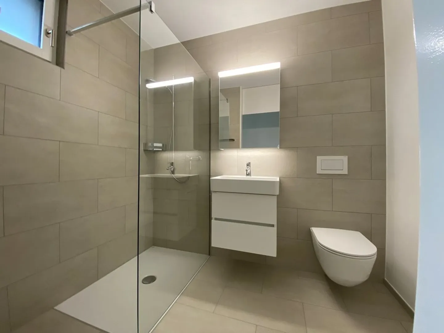 Apartment seeks single! - Photo 4 of 7