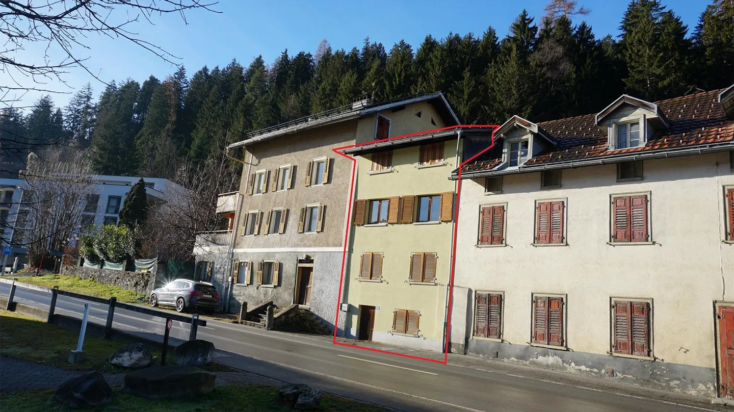 Cazis - Casa a schiera di 4½ stanze con quota di capanno - Foto 2 di 6