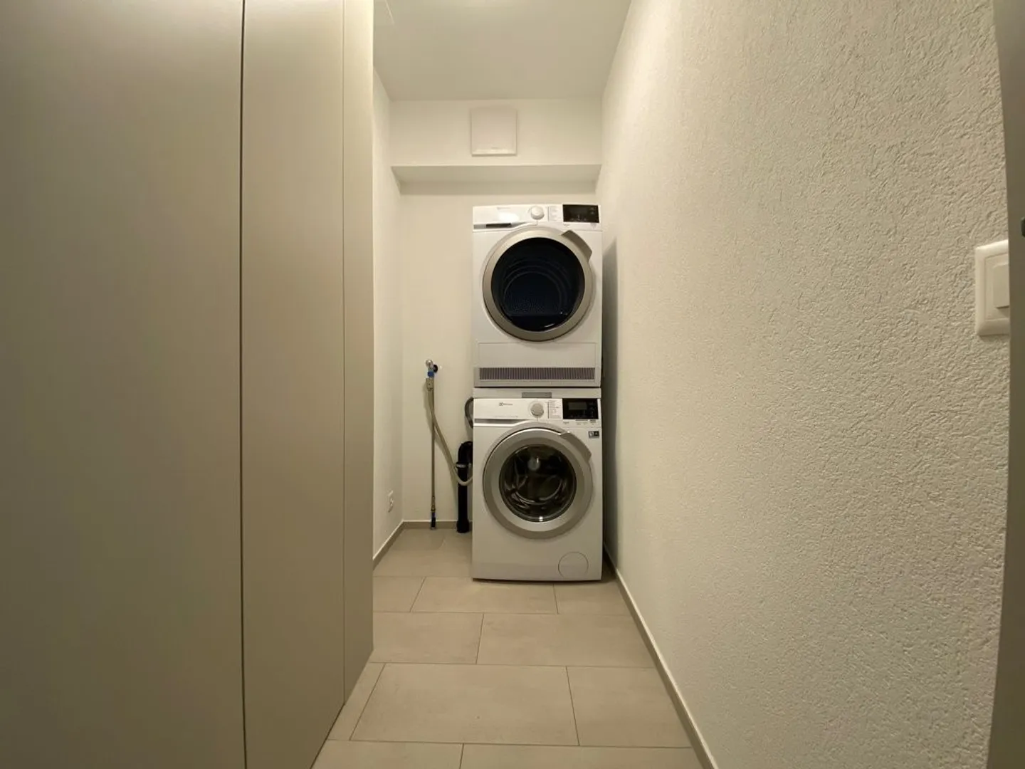 Apartment seeks single! - Photo 6 of 7