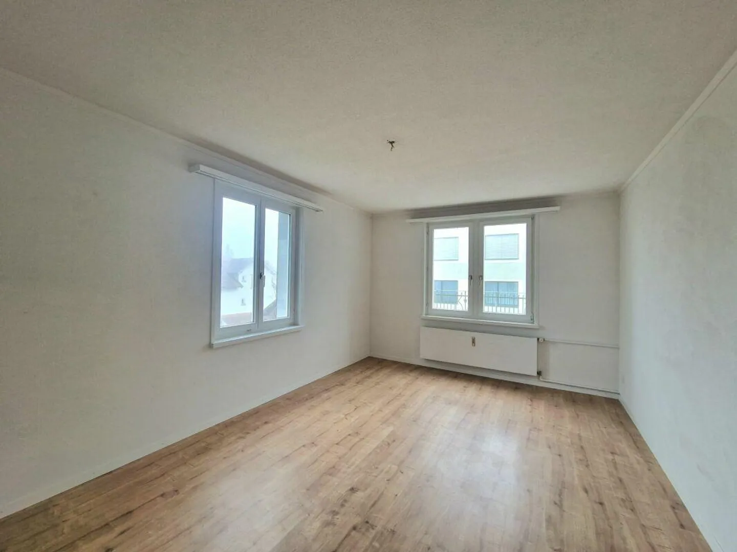 Appartement 4.0 pièces avec charme dans un emplacement central - Photo 3 sur 9